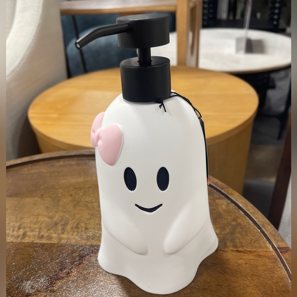 Pink Halloween Ghost Pink Bow 👻🩷 Soap Lotion Dispenser NWT